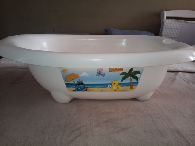 Banheira da galinha pintadinha