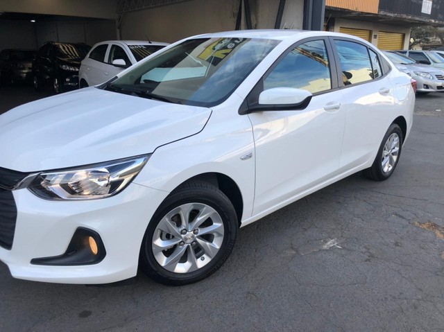 ONIX PLUS SEDAN LT 1.0 TURBO