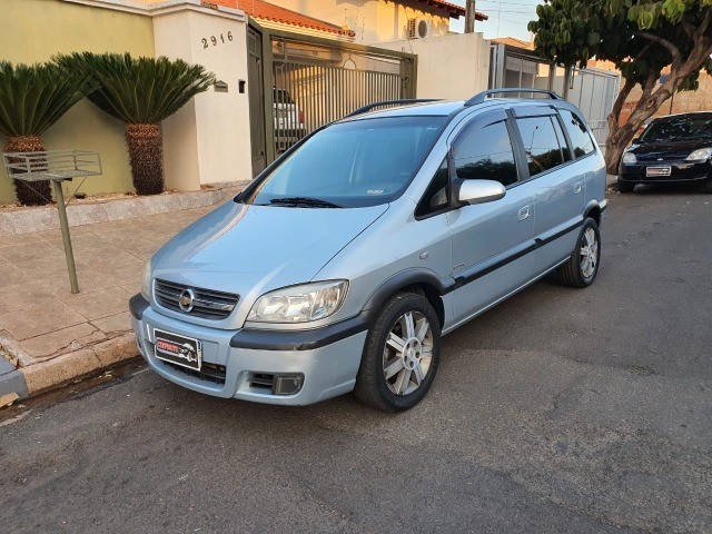 ZAFIRA ELITE 2012