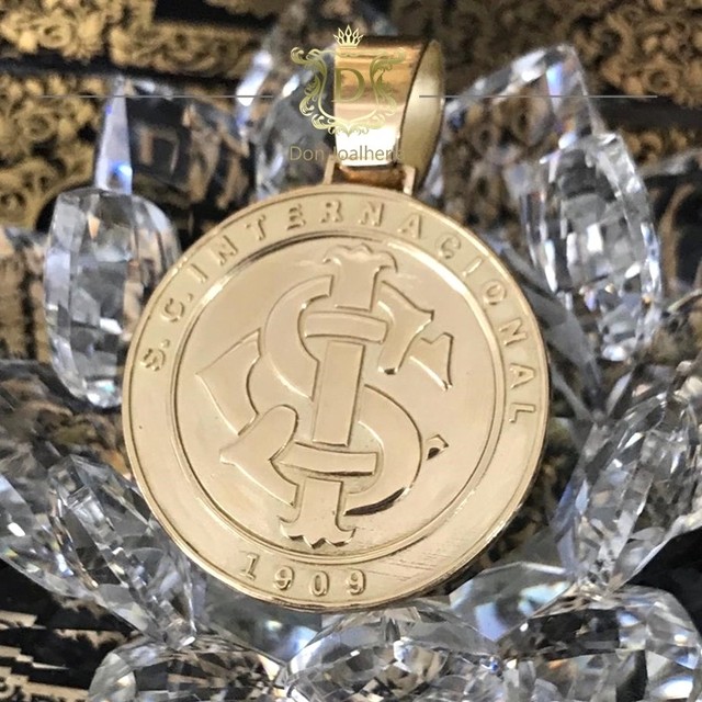Pingente em ouro 18k Brasão Time 30 gramas