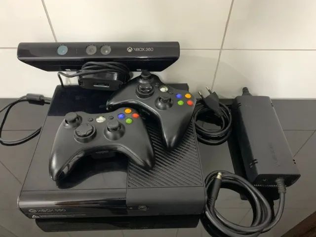 Xbox 360 desbloqueado, com 2 controles, kinect e jogos