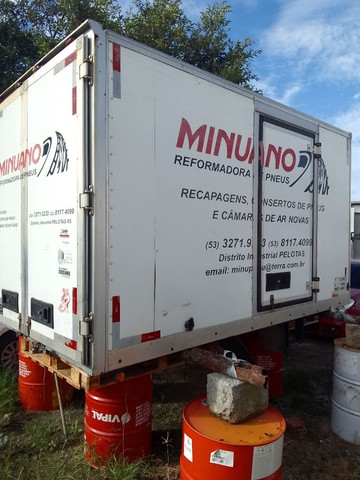 Vende-se bau para camionete HR ou similar