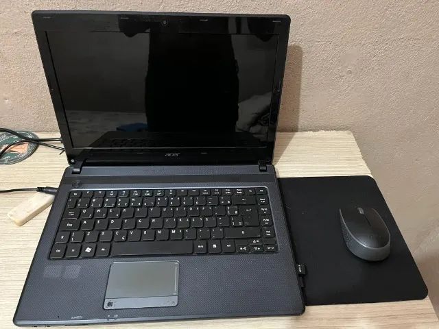 Notebook Acer Aspire 4349/ 1TB de HD e 4GB de RAM/ Intel Cel. 1.6ghz