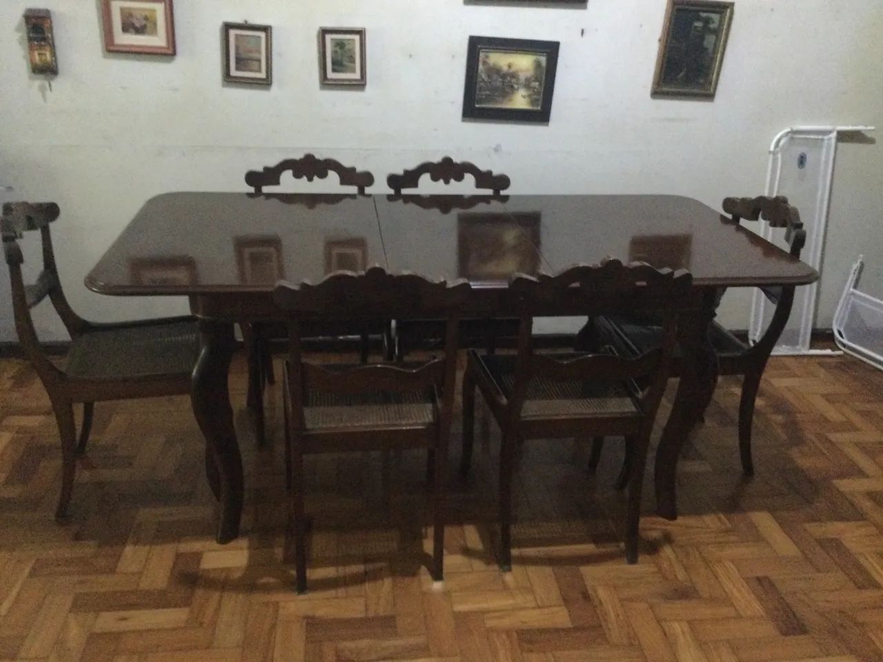 Mesa extensível antiga  com 6 cadeiras Jacarandá retirada Copacabana  - Foto 2