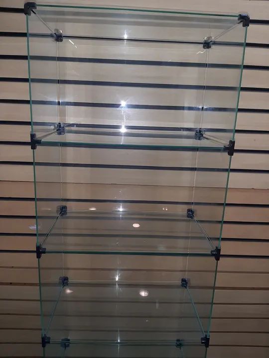 Estande de vidro semi nova