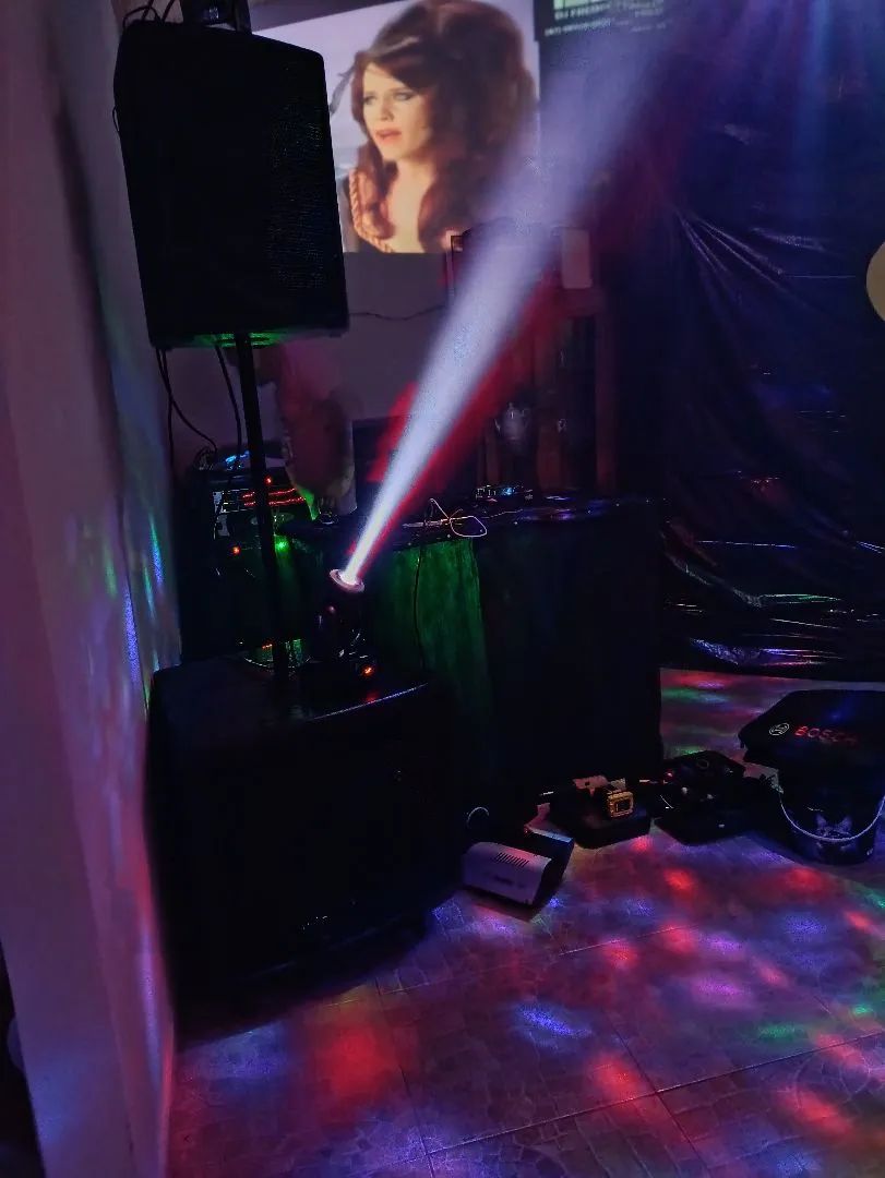 DJ para festa com som e luzes - Foto 2