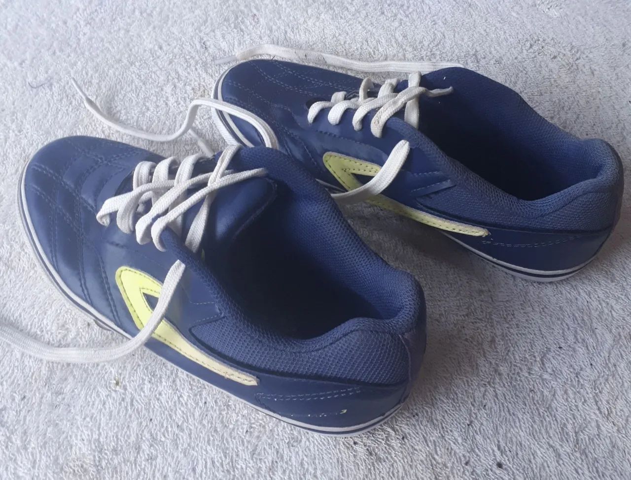 Tênis Esportivo Azul - Tamanho 35 - Foto 2