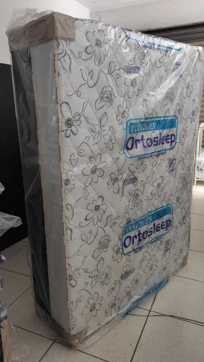 Cama box casal com colchão de 10 cm acoplado