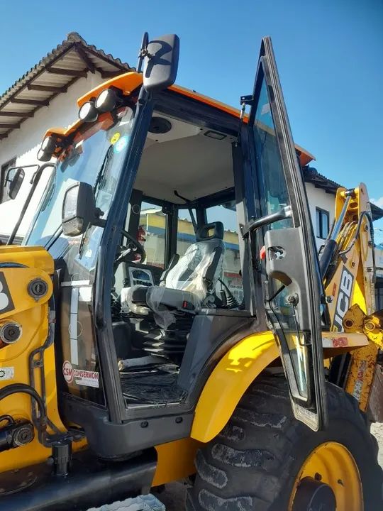 VENDO OU TROCO - RETROESCAVADEIRA JCB 3CX ANO 2023 COM 1329 HORAS ROMPEDOR E ENGATE RÁPIDO - Foto 3