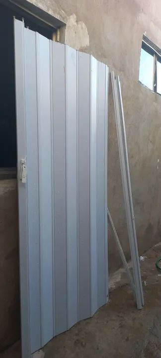 Vendo porta sanfonada  nova branca 2.10x94 - Foto 2