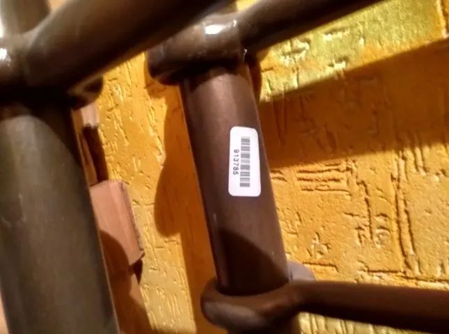 Cabeceira Em Metal P/ Cama De Solteiro/Viúva- Importada- Usada - Foto 5