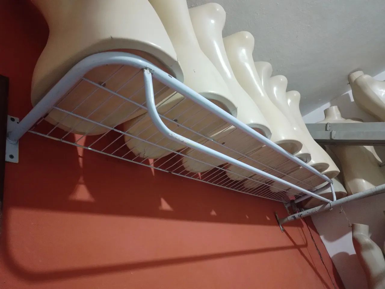 Vendo cabideiro / pratilheira  - Foto 2