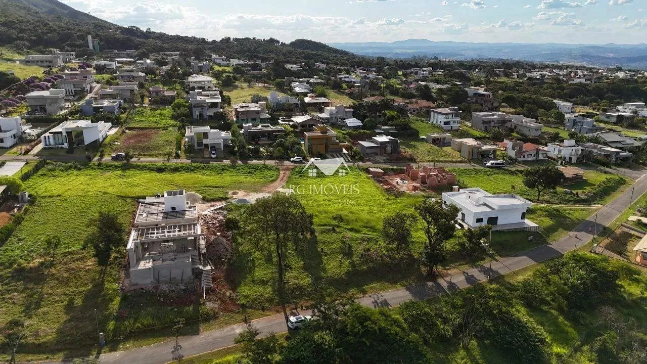 Lote no condomínio Serra dos Bandeirantes