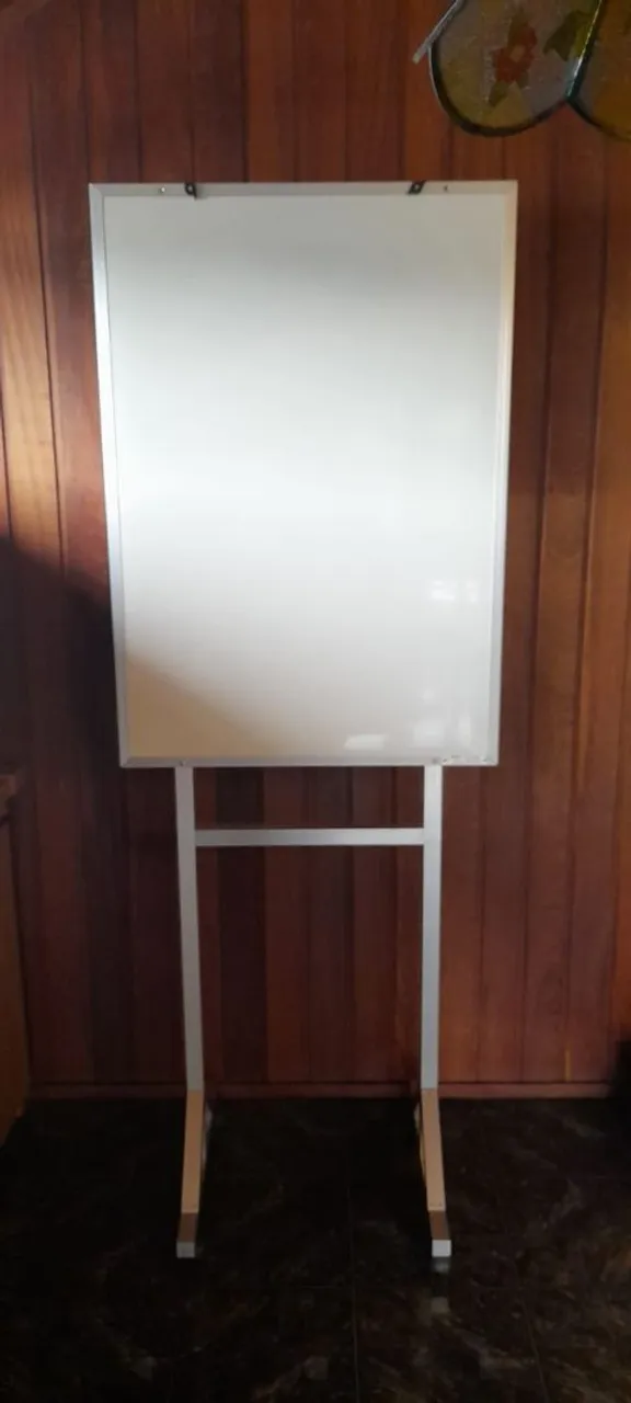 Quadro branco com suporte
