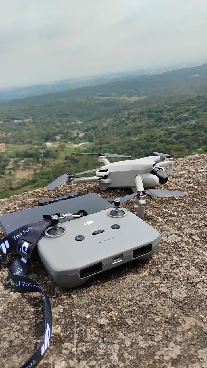Drone DJI Mini 3 com Controle Remoto