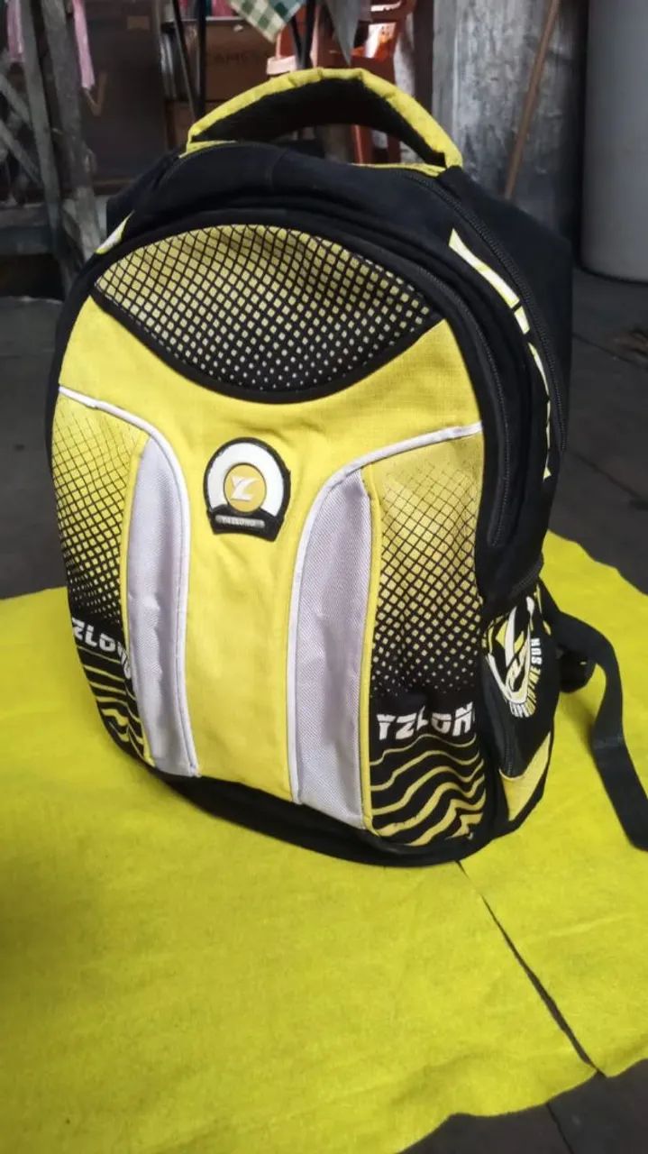 Mochila TZHON Amarela e Preta