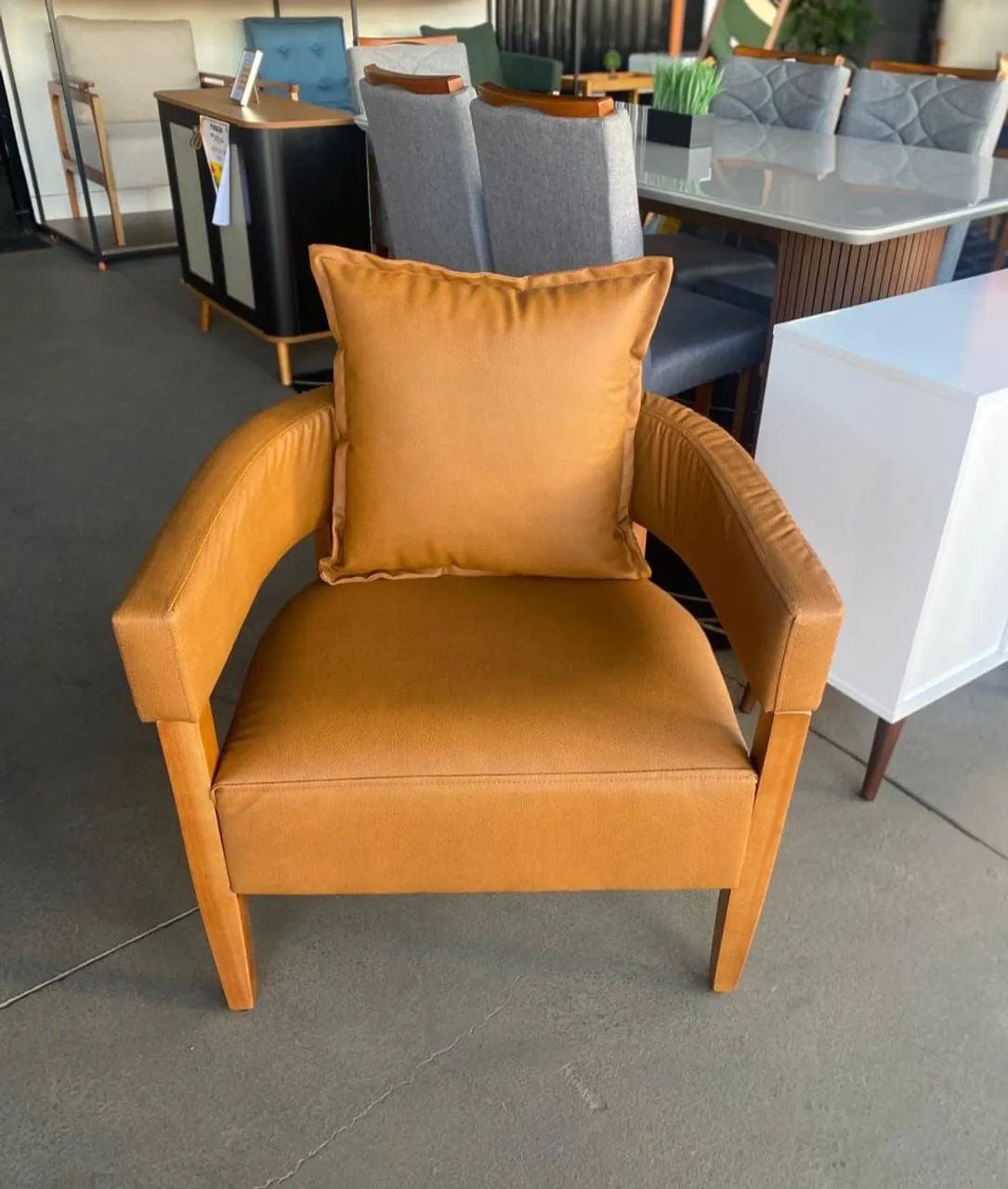 Poltrona courino ou linho  Decorativa Confortável e Elegante - Foto 5