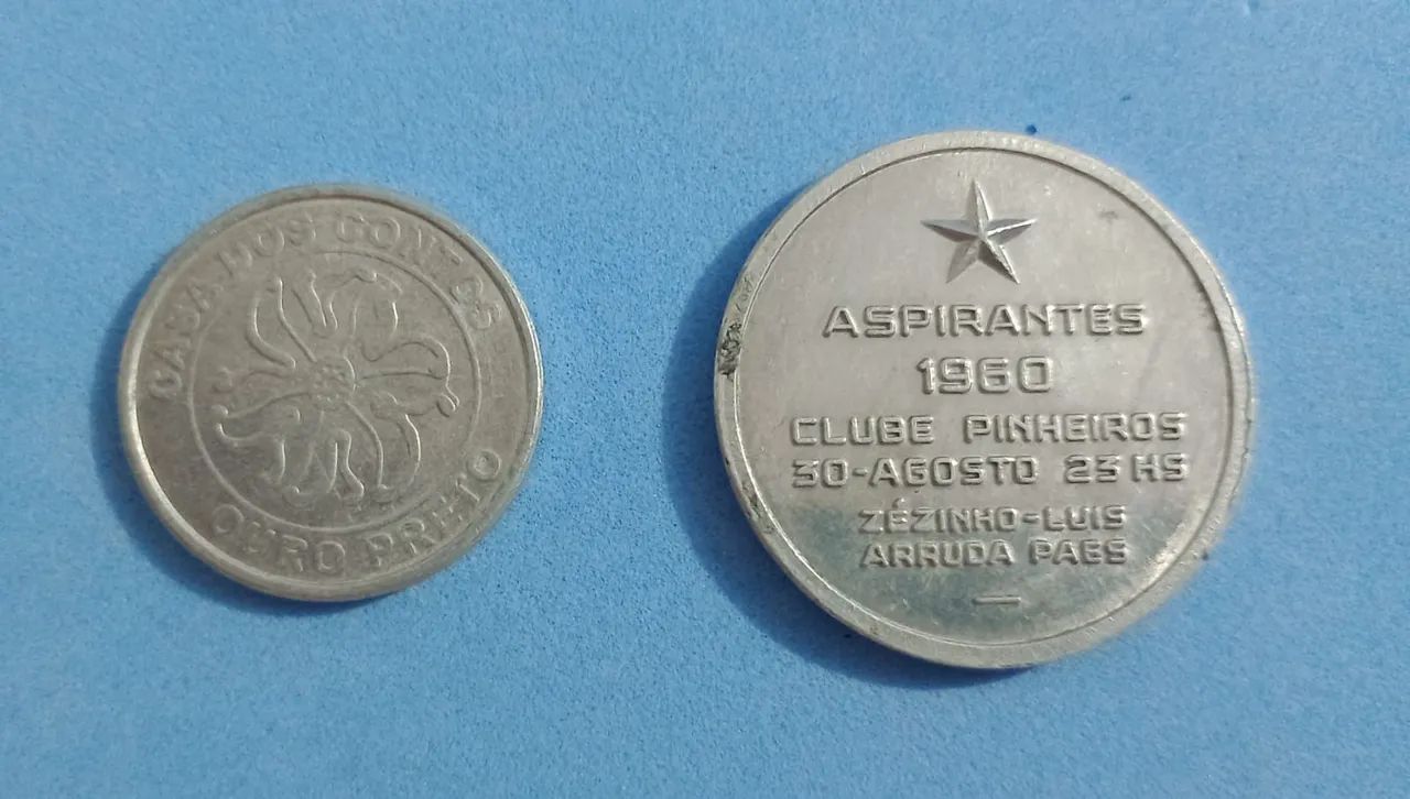Lote com 2 medalhas antigas colecionáveis  - Foto 2