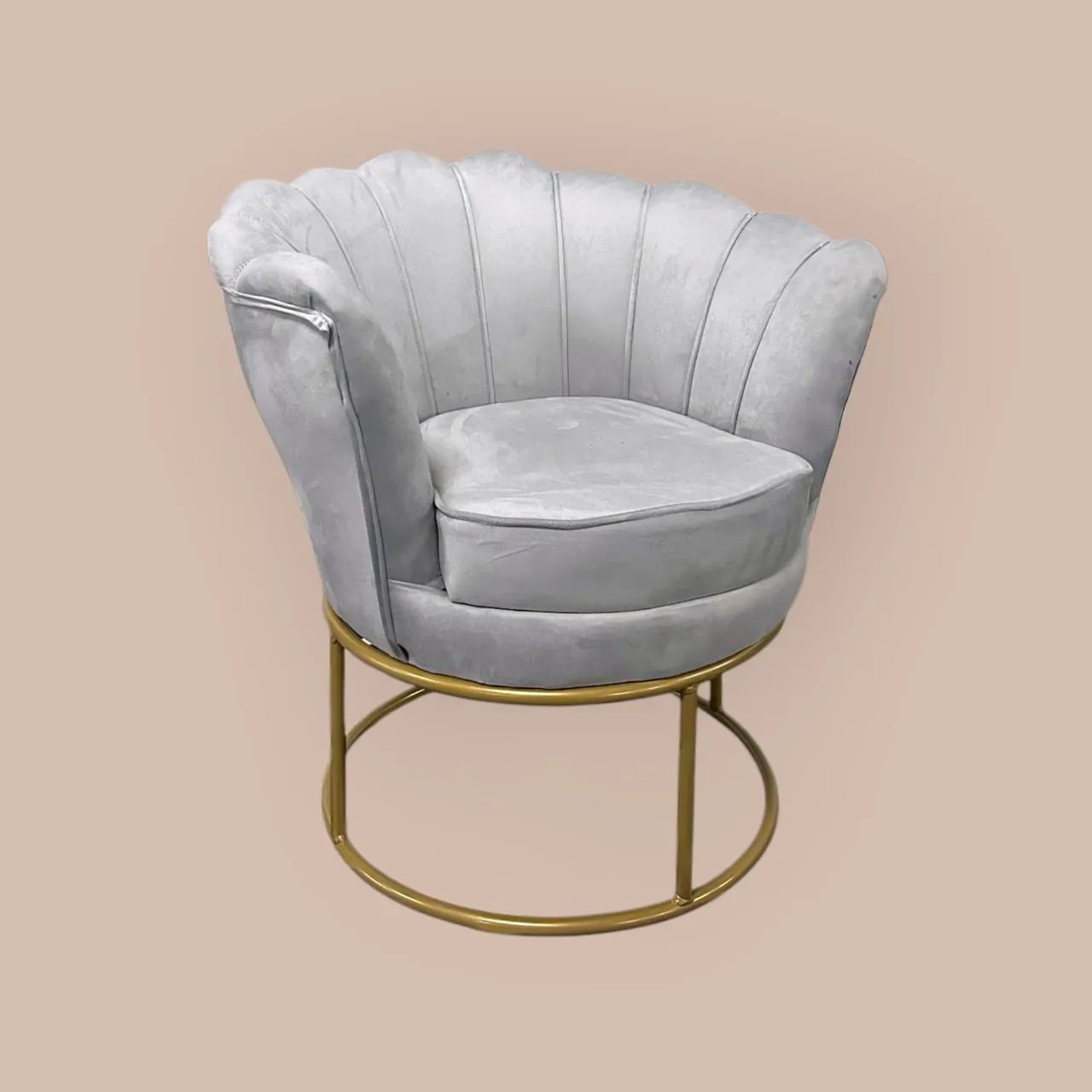 Poltrona Pétalas Veludo Glamour com Base Metalon - Foto 4
