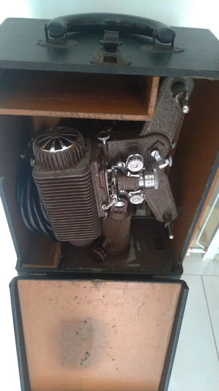 projetor revere eight para filmes 8mm - Foto 2