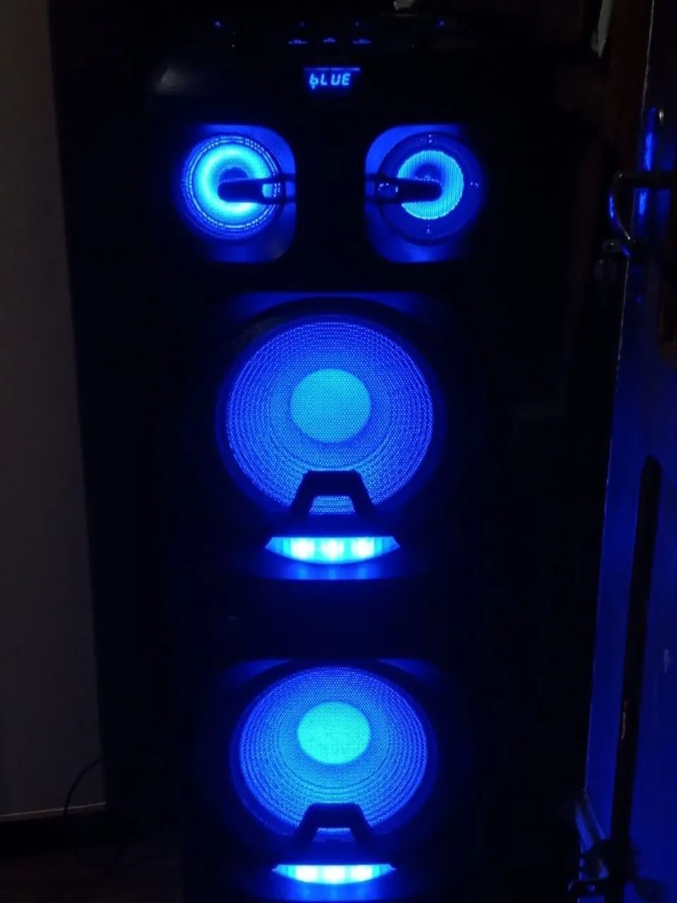 Caixa de Som Bluetooth com Iluminação LED