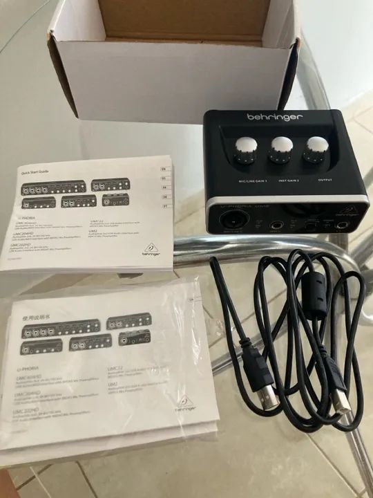 Interface de áudio Behringer U-phoria UM2 - Foto 2