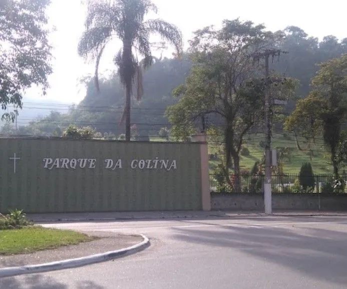 Vendo Jazigo no Cemitério  Parque da Colina em Niterói.  