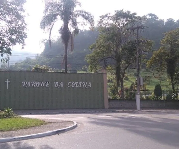 Vendo Jazigo no Cemitério Parque da Colina em Niterói.