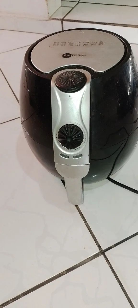 Fritadeira eletrica fun kitchen 127v e 1400w 