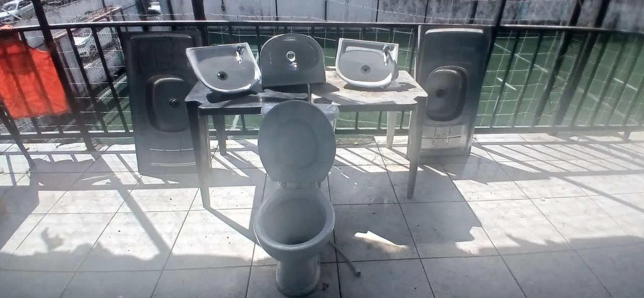 Kit de banheiro com vaso sanitário, pia!!!