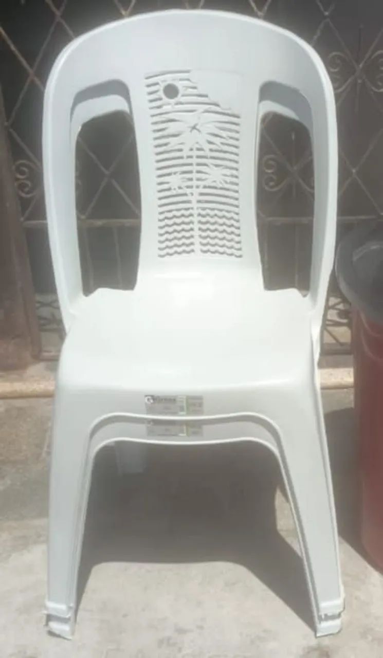 Cadeira de plástico  - Foto 3