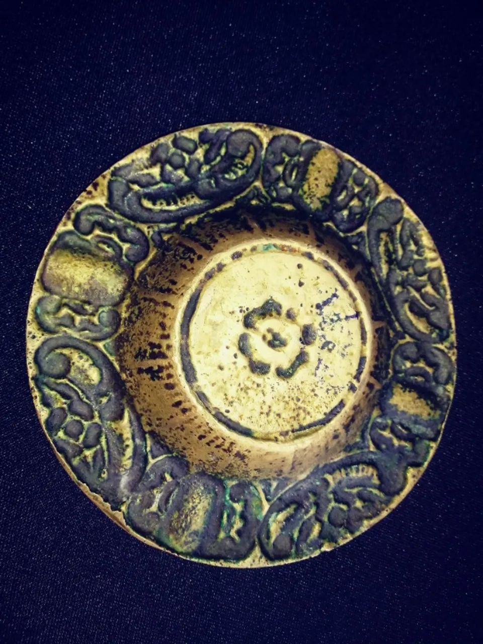 Cinzeiro antigo em bronze maciço 11cm diâmetro - Foto 2