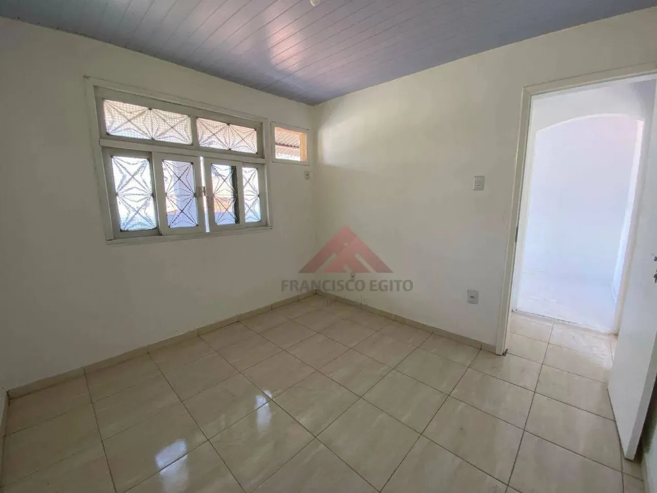 Sobrado com 2 quartos à venda, 60 m por 190.000 - Porto Velho - São Gonçalo-RJ