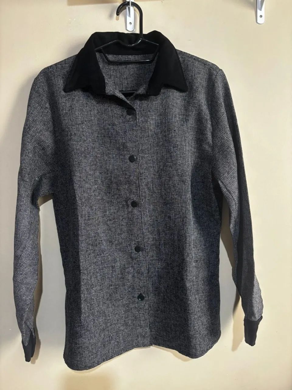 Camisa de botão preta - Foto 2