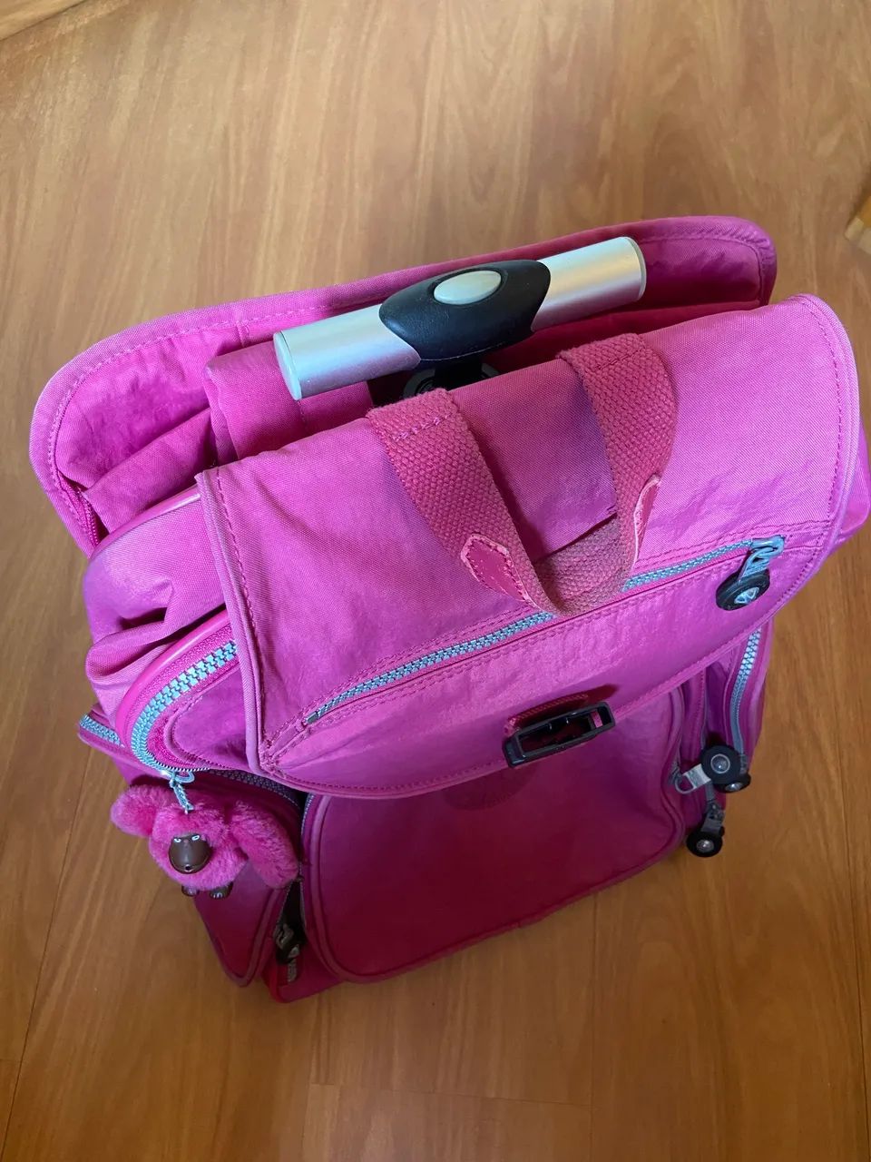 Mochila Kipling Original Rosa com Rodinhas e Alça retrátil  - Foto 4
