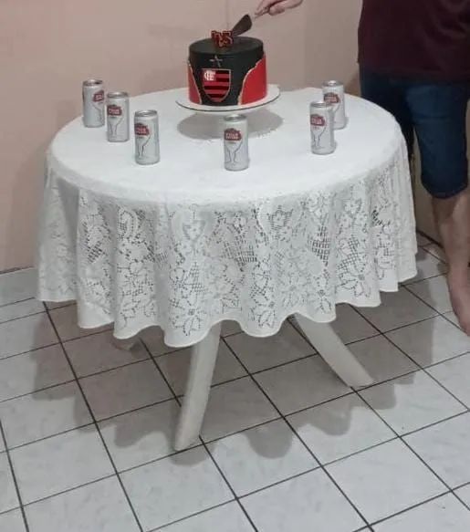 Mesa de plastico resistente - Retirada Recife
