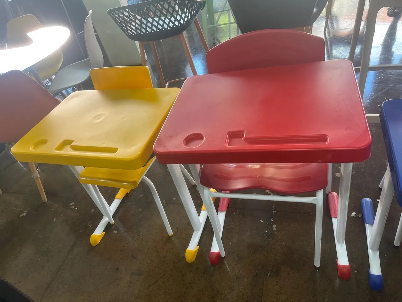 Conjunto mesa e cadeira escolar novo  - Foto 4