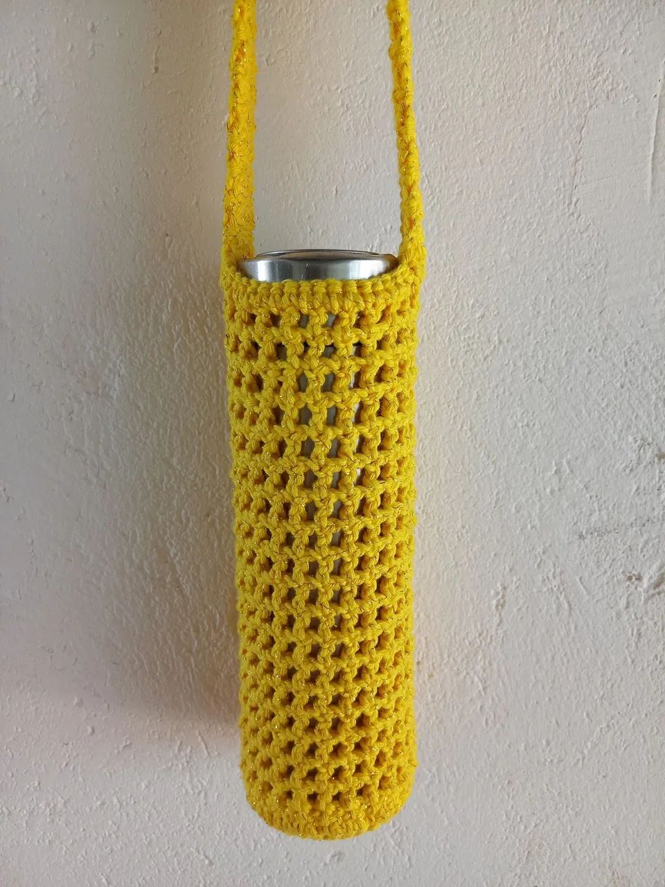 Porta Garrafa - Crochê Amarelo Canário  - Foto 2