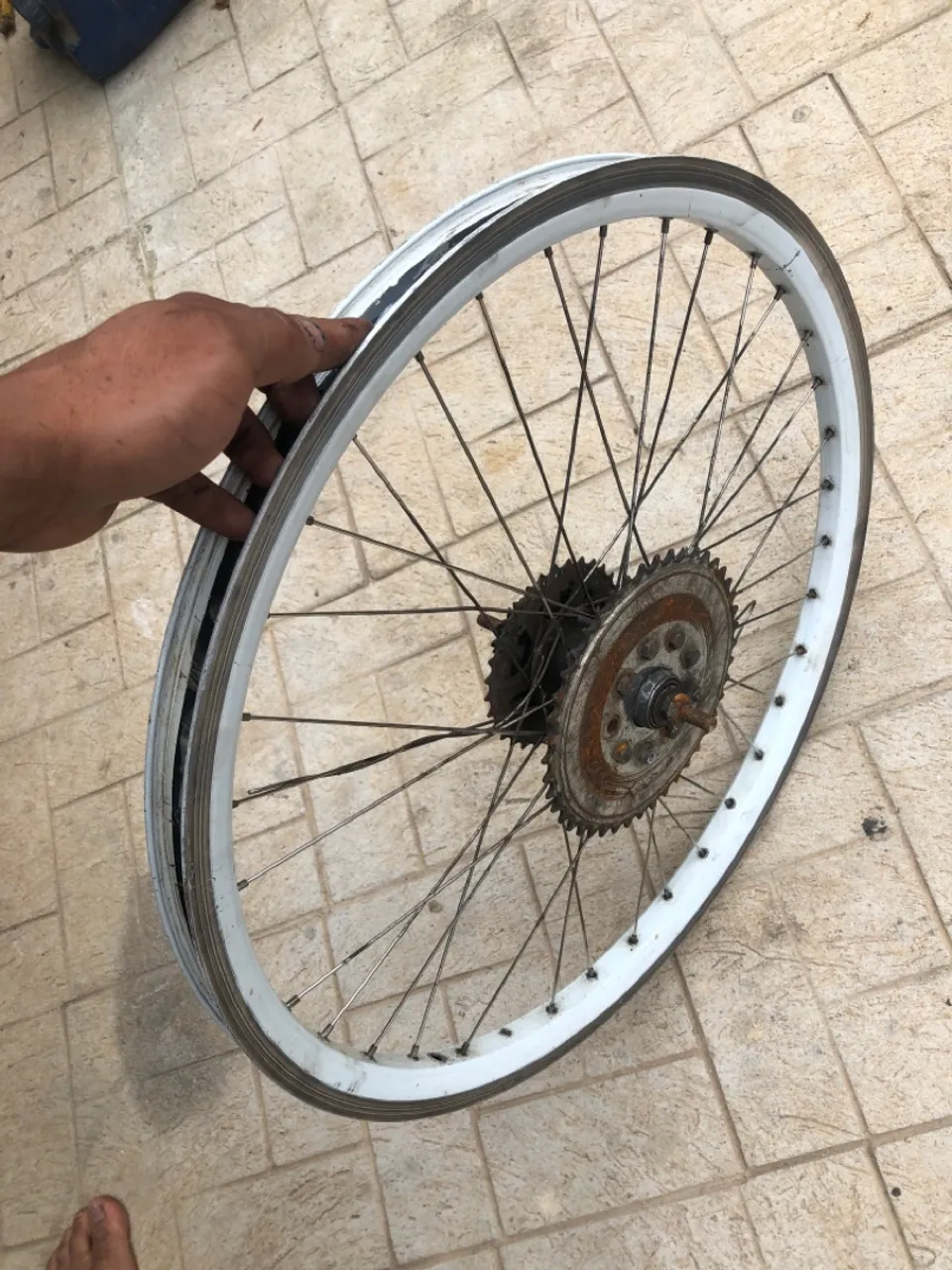 Roda traseira aro 26 vmax - possui coroa para motorizada