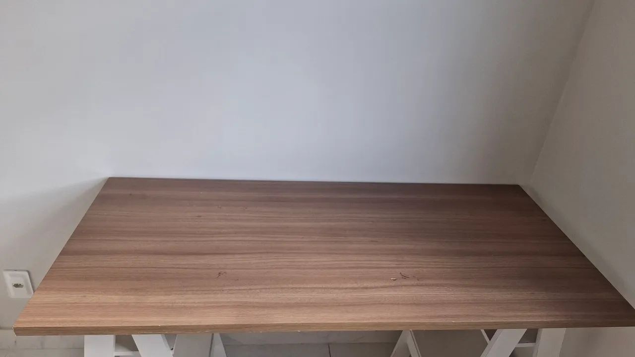 Escrivaninha moderna em madeira e branco - Foto 2