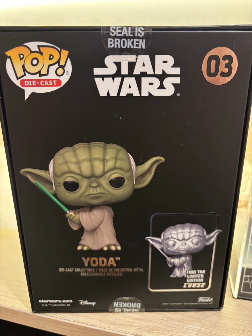 Funko Pop Die-Cast Yoda with Lightsaber - Foto 3