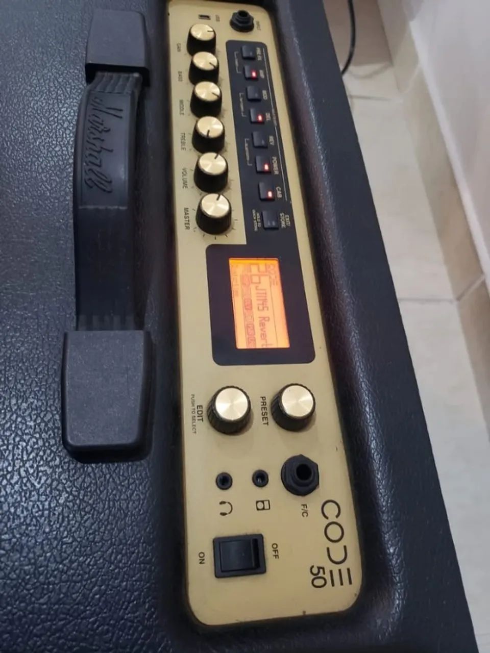 Amplificador Guitarra Marshall Code 50 + Footswitch - Foto 5