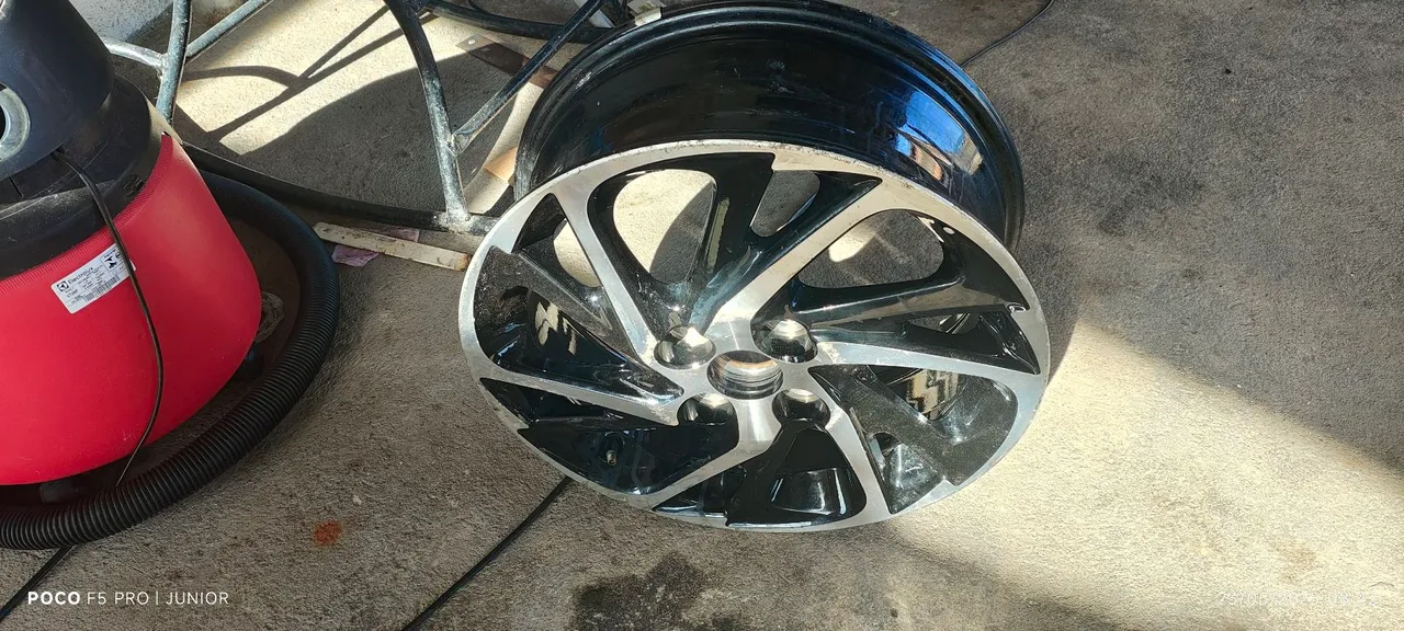 Roda de liga leve aro 15