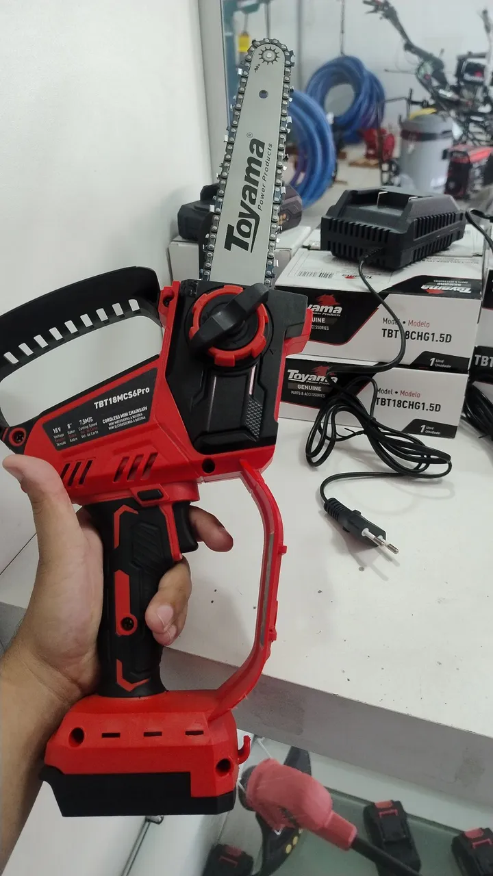 Mini serra Toyama a bateria 18v