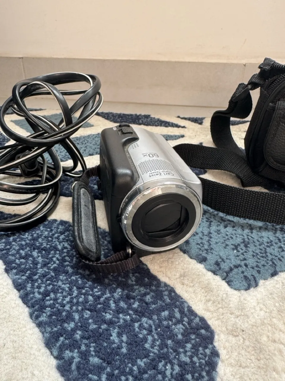 Filmadora Sony com lente Carl Zeiss