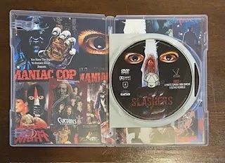 Box 2 DVDs Versátil: Slashers Vol.5 (Com 4 Cards Exclusivos e luva) - Foto 4