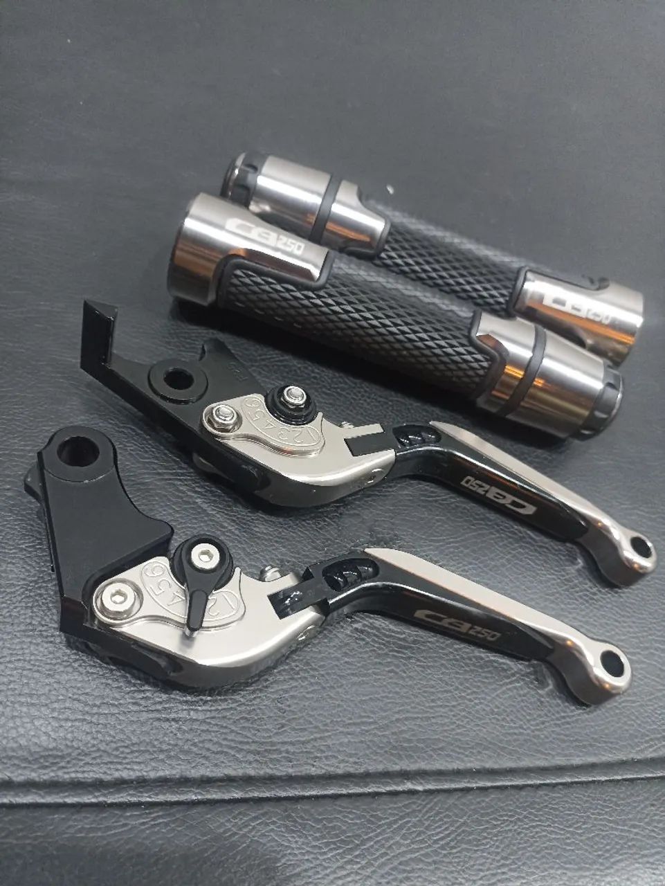 Kit Manetes Retráteis + Manoplas Esportivas CB 250 - Alumínio CNC<br>