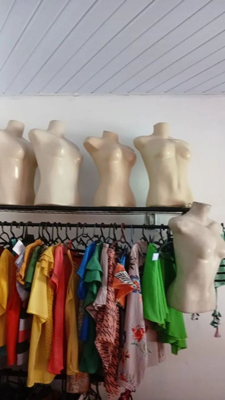 Manequins de vitrine para loja de roupas tudo 1,200 pra vende logo. - Foto 2