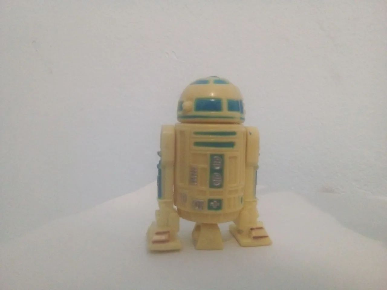 Dois bonecos articulados Star Wars, C-3PO e R2-D2 - Foto 2