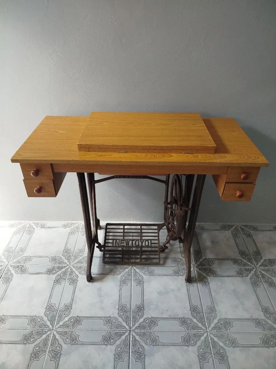 Máquina de costura antiga + pedal funcionando 65082763629186124